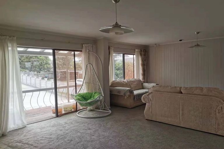 Photo of property in 23 Puketea Street, Blockhouse Bay, Auckland, 0600