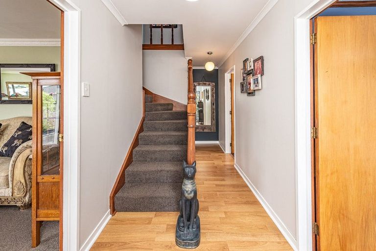 Photo of property in 1 Iwiroa Terrace, Durie Hill, Whanganui, 4500