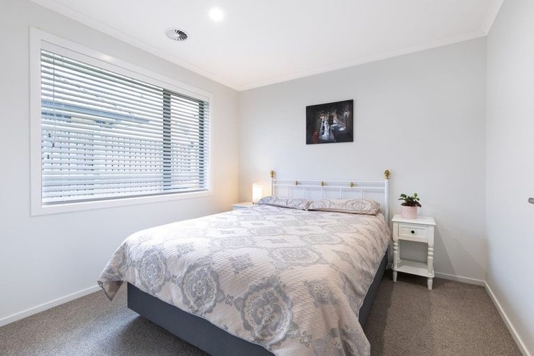 Photo of property in 15 Clifford Close, Leamington, Cambridge, 3432