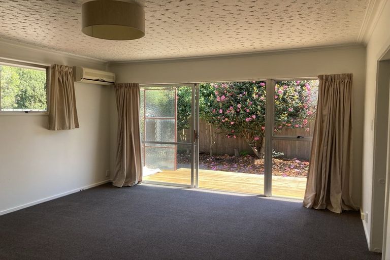 Photo of property in 1/174a Wilsons Road South, Saint Martins, Christchurch, 8022