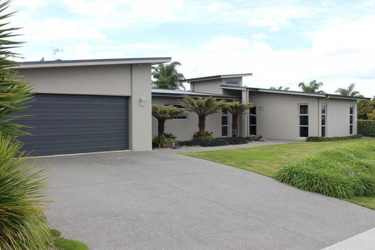 Photo of property in 2 Millennium Heights, Flagstaff, Hamilton, 3210