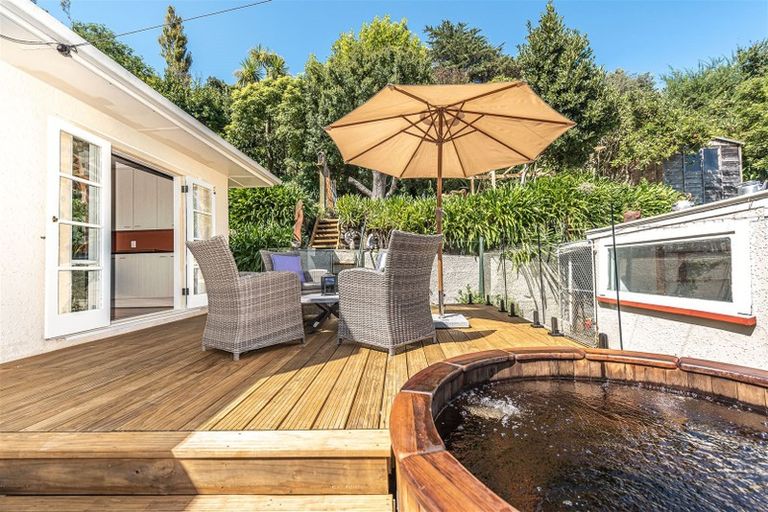 Photo of property in 16 Mount View Road, Bastia Hill, Whanganui, 4500