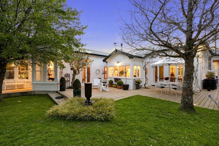 Photo of property in 31 Huanui Street, Ranui, Porirua, 5024