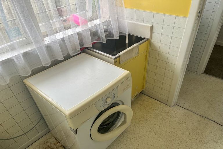 Photo of property in 26 Vanguard Road, Kelston, Auckland, 0602