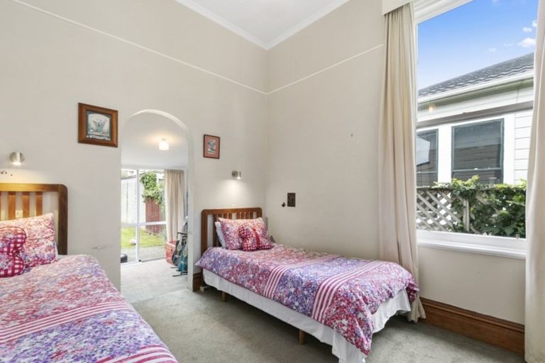 Photo of property in 8 Hautana Square, Woburn, Lower Hutt, 5010