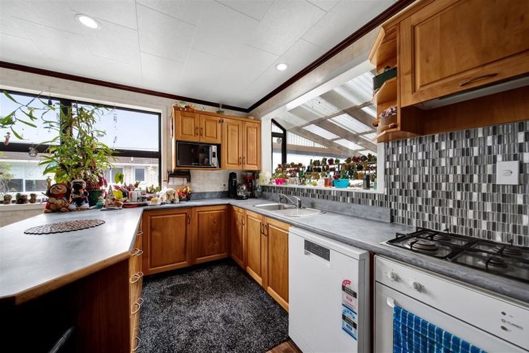 Photo of property in 30 Caledonia Street, Hawera, 4610