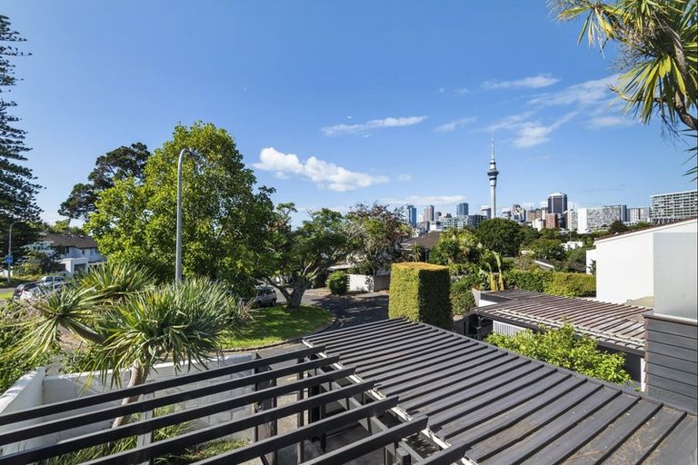 Photo of property in 33 Gwilliam Place, Freemans Bay, Auckland, 1011