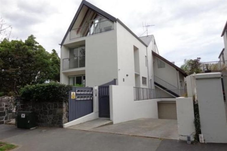 Photo of property in 4/32 Cranmer Square, Christchurch Central, Christchurch, 8013