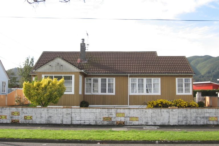 Photo of property in 7 Gibson Crescent, Naenae, Lower Hutt, 5011