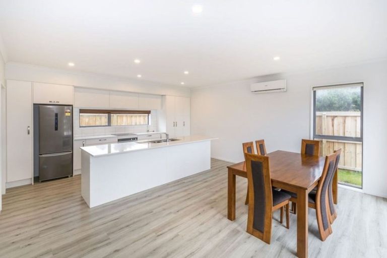 Photo of property in 33 William Dawson Crescent, Wigram, Christchurch, 8025