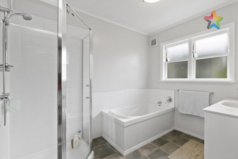 Photo of property in 46b Hine Road, Wainuiomata, Lower Hutt, 5014