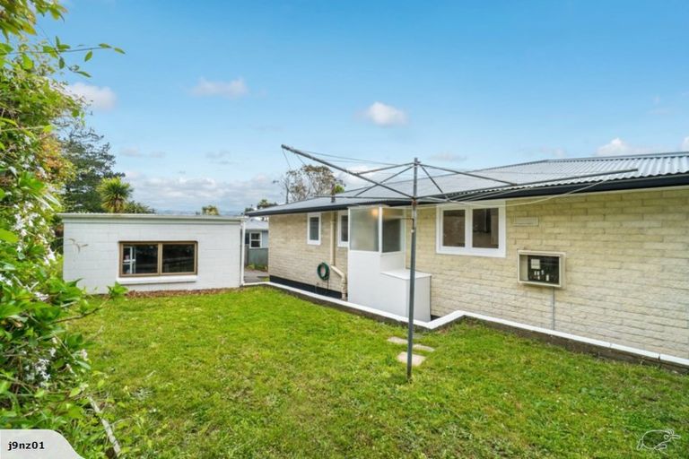 Photo of property in 3/10 Coroglen Avenue, Birkenhead, Auckland, 0626