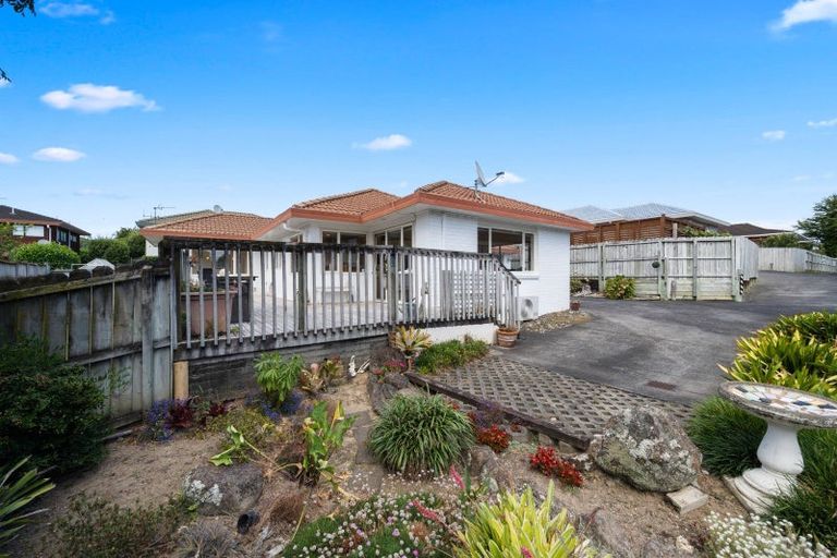 Photo of property in 2/138 Whitford Road, Somerville, Auckland, 2014
