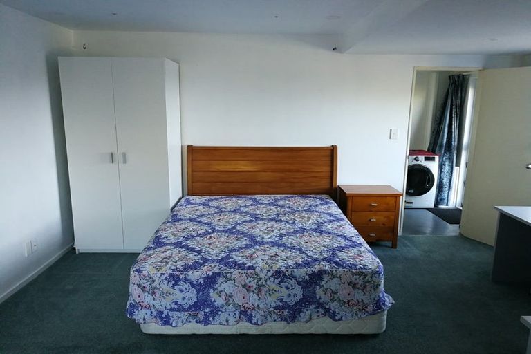 Photo of property in 16a Frobisher Street, Island Bay, Wellington, 6023