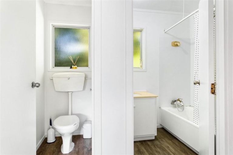 Photo of property in 2/322 Royal Road, Massey, Auckland, 0614