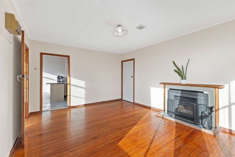 Photo of property in 29 Endeavour Street, Marfell, New Plymouth, 4310