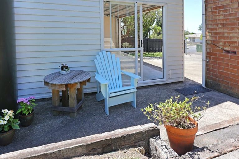 Photo of property in 3 Tracey Terrace, Te Atatu South, Auckland, 0602