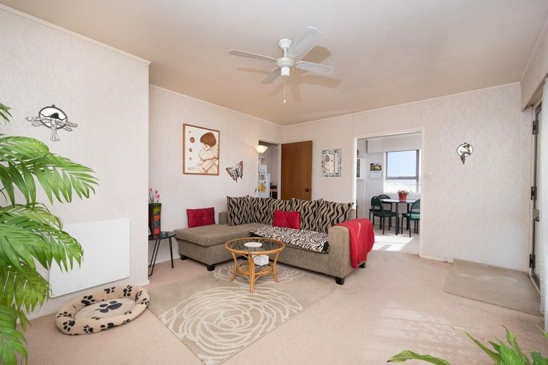 Photo of property in 7/9 Evans Road, Glen Eden, Auckland, 0602