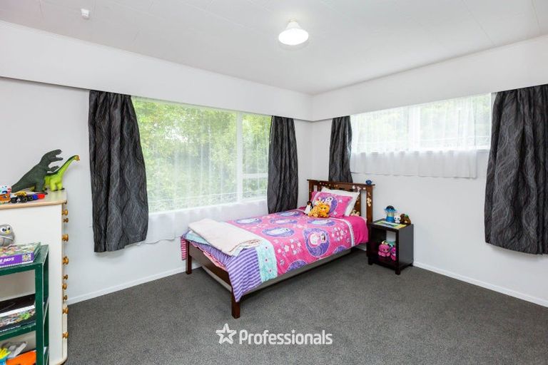 Photo of property in 8 Robson Street, Stokes Valley, Lower Hutt, 5019