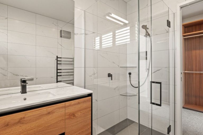 Photo of property in 92 Hensman Road, Queenstown, 9300