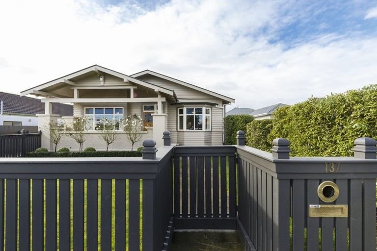 Photo of property in 137 Cook Street, West End, Palmerston North, 4410