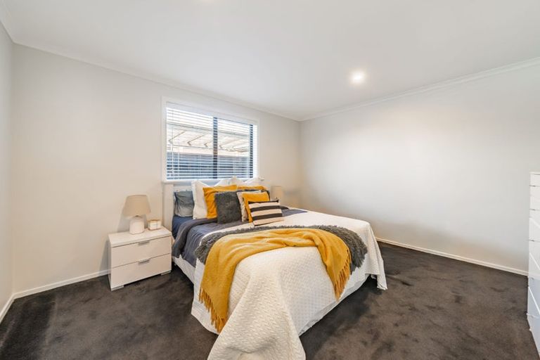 Photo of property in 1 Taraiti Crescent, Kenepuru, Porirua, 5022