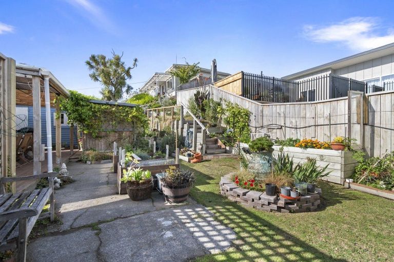 Photo of property in 12 Union Street, Foxton, 4814