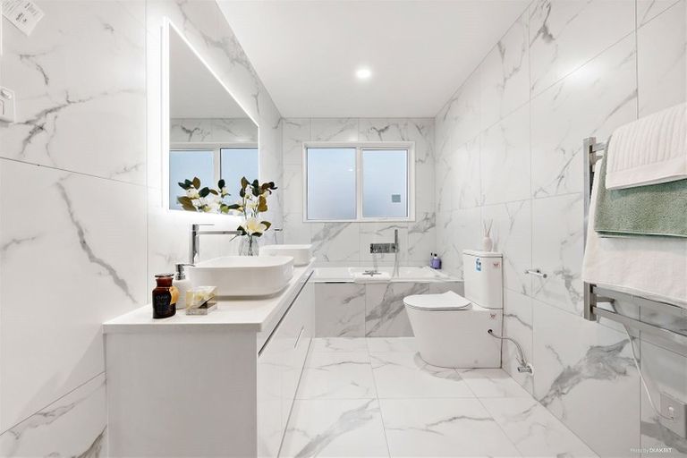 Photo of property in 96 Tir Conaill Avenue, Flat Bush, Auckland, 2019