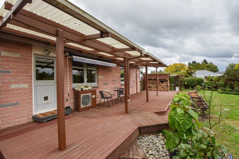 Photo of property in 1 Hughan Place, Carterton, 5713