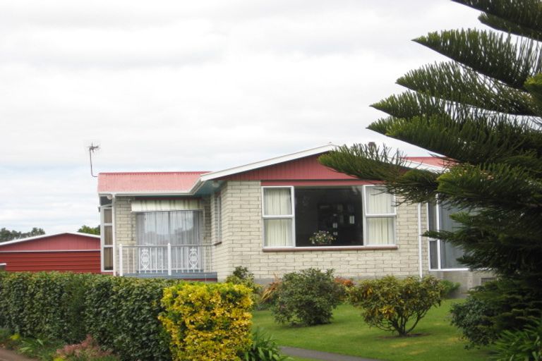 Photo of property in 15 Julian Place, Westown, New Plymouth, 4310