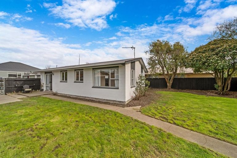 Photo of property in 2/15 Sullivan Avenue, Woolston, Christchurch, 8023