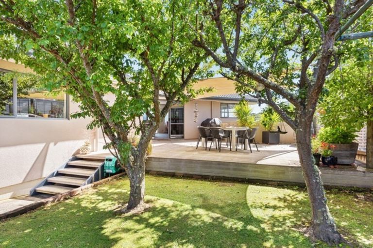 Photo of property in 68 Moana View Road, Waikawa, Picton, 7220