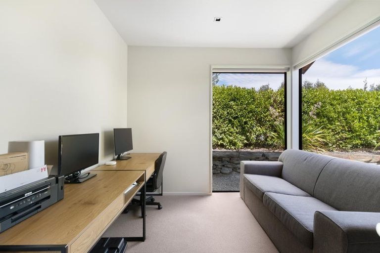 Photo of property in 18 Rannoch Drive, Jacks Point, Queenstown, 9371
