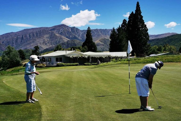 Photo of property in 10 Innes Place, Arrowtown, 9302