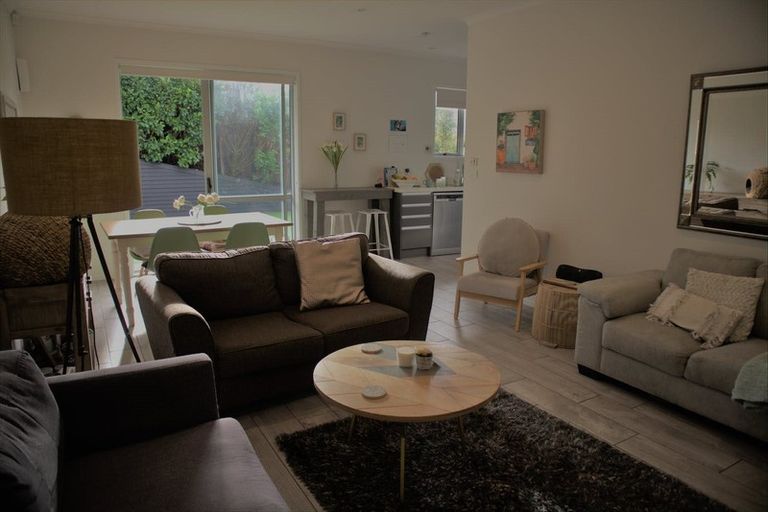 Photo of property in 11 Boardwalk Rise, Long Bay, Auckland, 0630