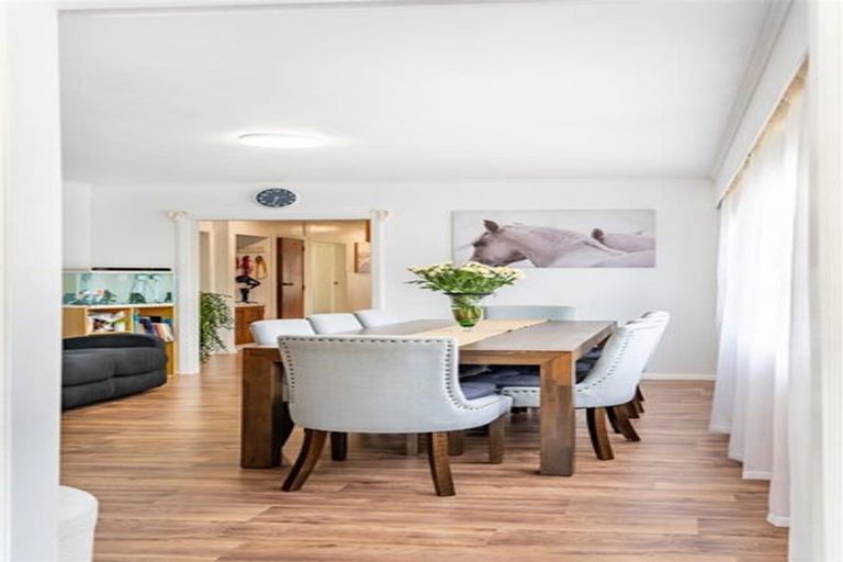 Photo of property in 4 Davis Crescent, Elderslea, Upper Hutt, 5018