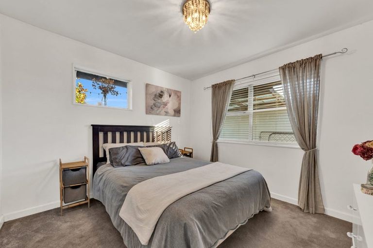 Photo of property in 73 Warren Crescent, Hillmorton, Christchurch, 8025