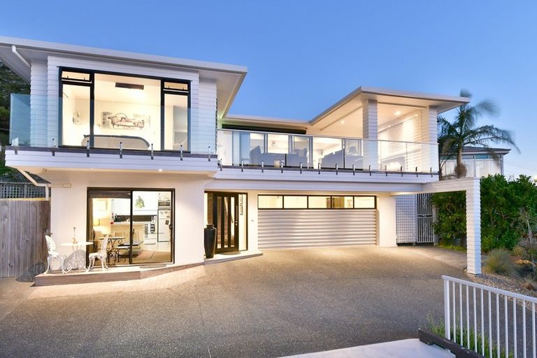 Photo of property in 47 De Luen Avenue, Tindalls Beach, Whangaparaoa, 0930