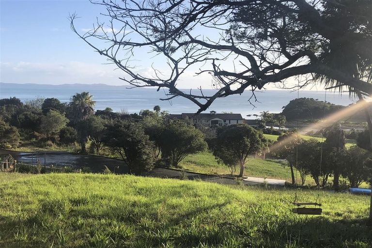 Photo of property in 16 Coachmans Way, Cable Bay, 0420