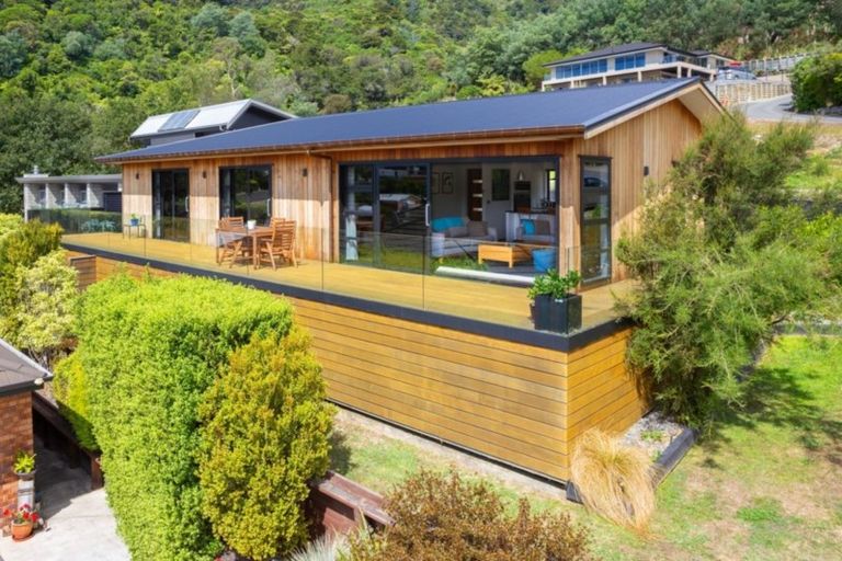 Photo of property in 18a Russell Street, Picton, 7220