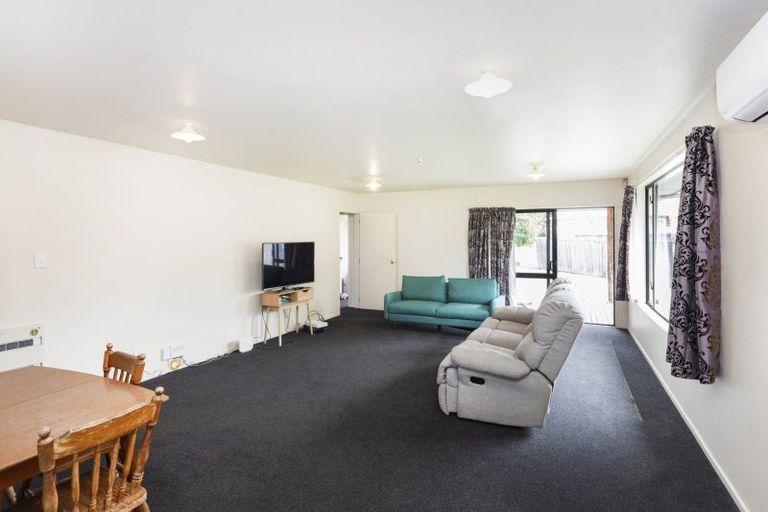 Photo of property in 16a Piko Crescent, Riccarton, Christchurch, 8041
