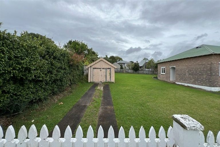 Photo of property in 18 Corrella Road, Belmont, Auckland, 0622