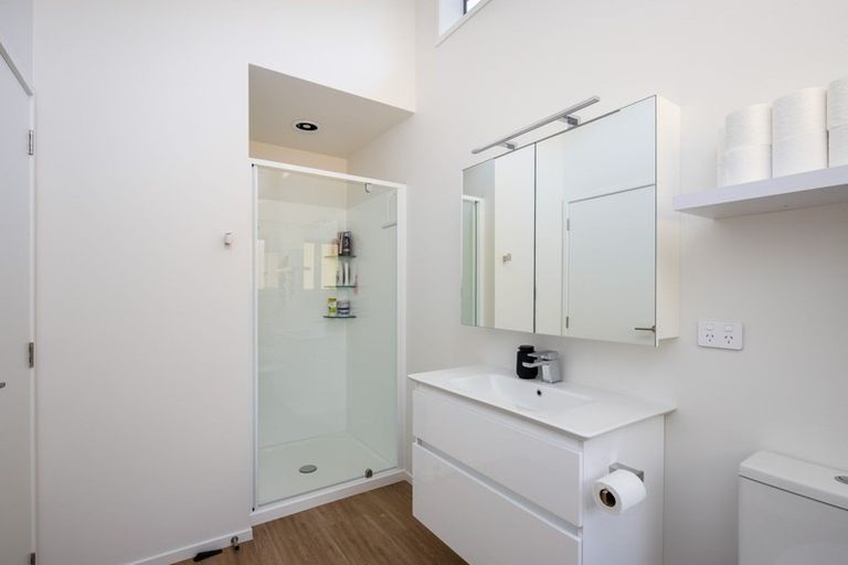 Photo of property in 4 Azalea Place, Brooklands, New Plymouth, 4310