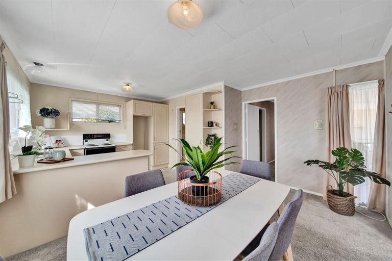 Photo of property in 12 Trimble Place, Bell Block, New Plymouth, 4312