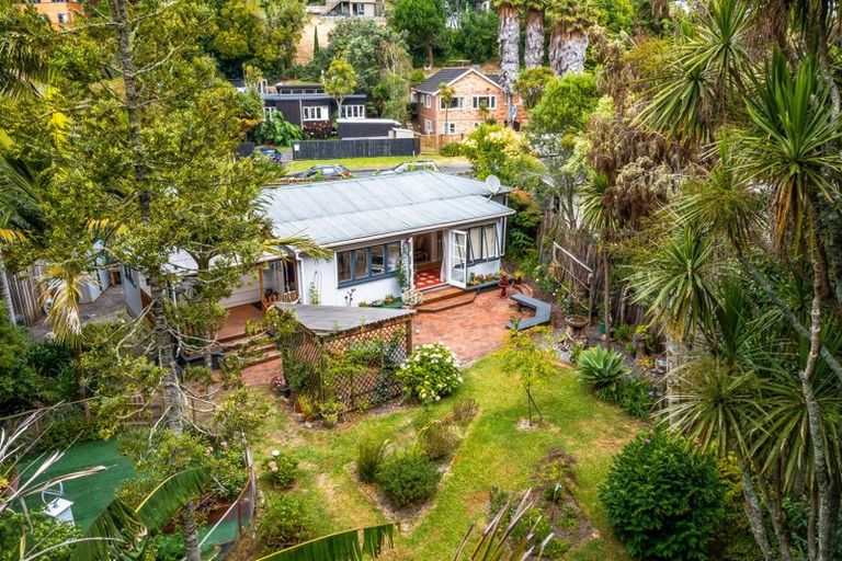 Photo of property in 13 Awaruku Road, Torbay, Auckland, 0630