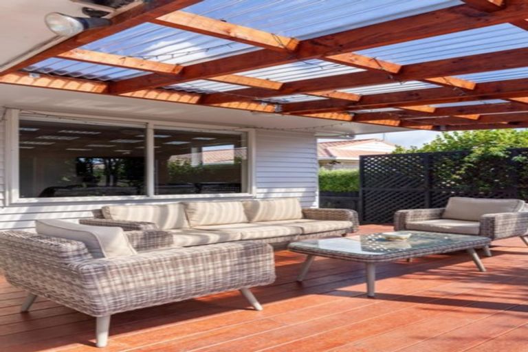 Photo of property in 8 Massey Street, Westown, New Plymouth, 4310