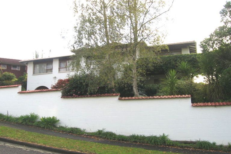 Photo of property in 12 Calman Place, Chatswood, Auckland, 0626