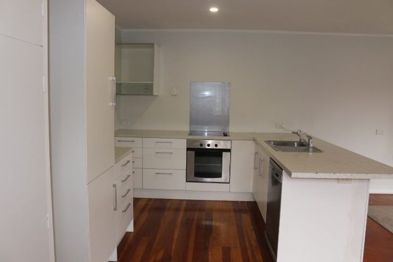 Photo of property in 32 Tweed Street, Roslyn, Palmerston North, 4414