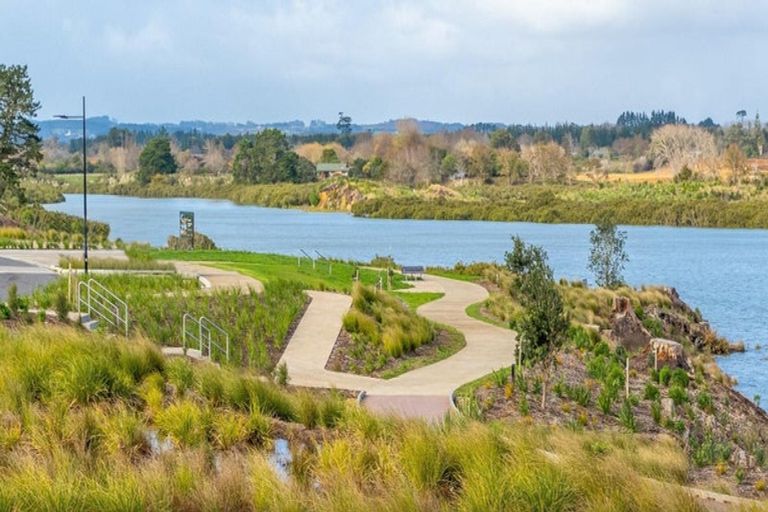 Photo of property in 240 Park Estate Road, Rosehill, Papakura, 2113