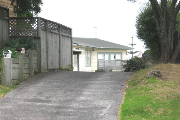 Photo of property in 1/14 Stanley Road, Glenfield, Auckland, 0629